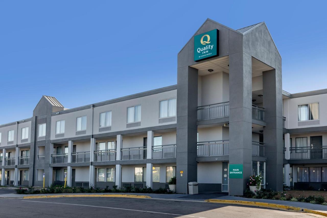 Quality Inn Fayetteville Near Fort Bragg Εξωτερικό φωτογραφία