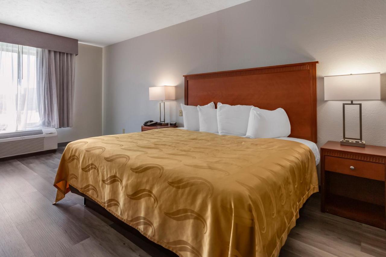 Quality Inn Fayetteville Near Fort Bragg Εξωτερικό φωτογραφία