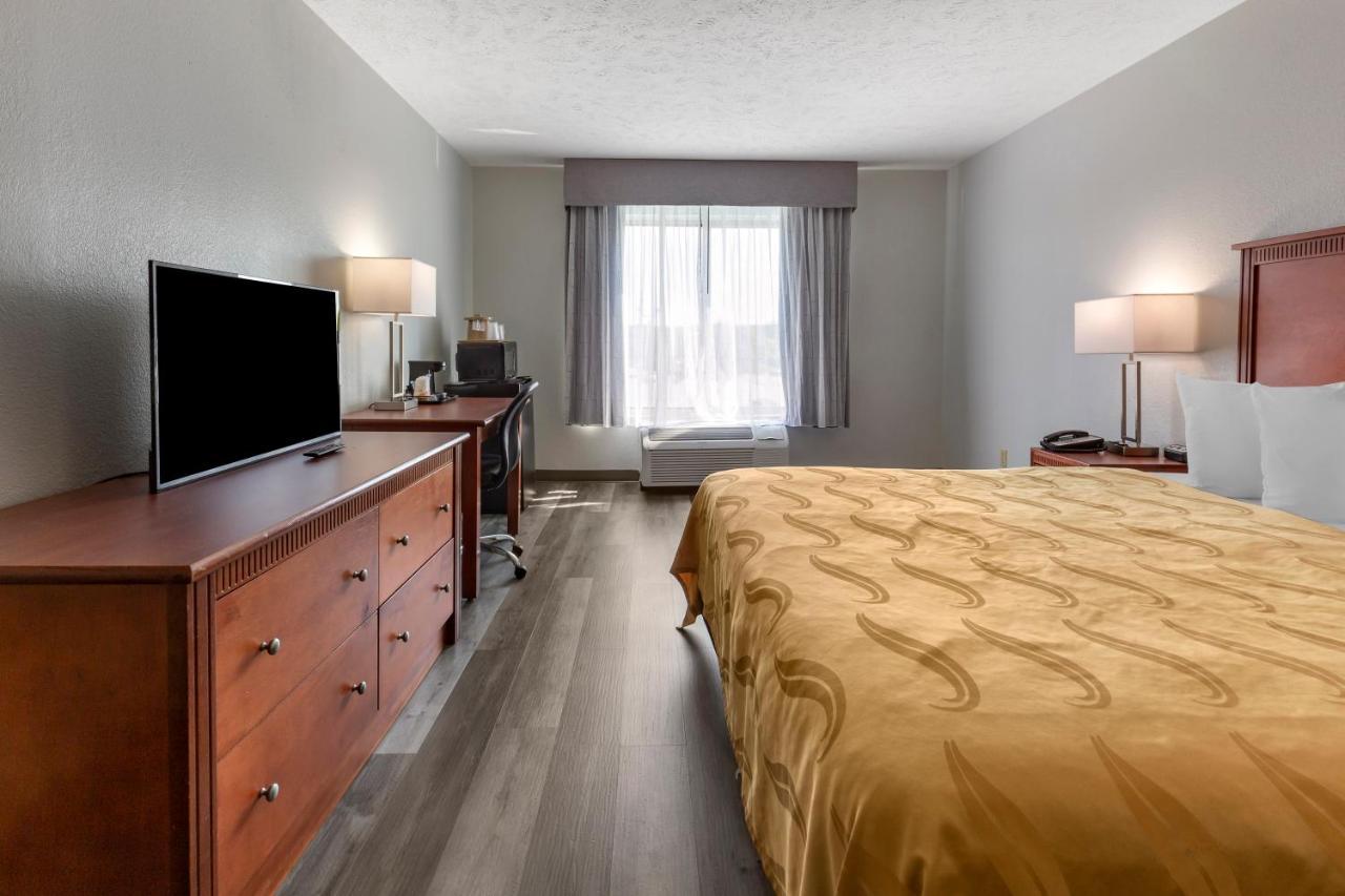 Quality Inn Fayetteville Near Fort Bragg Εξωτερικό φωτογραφία