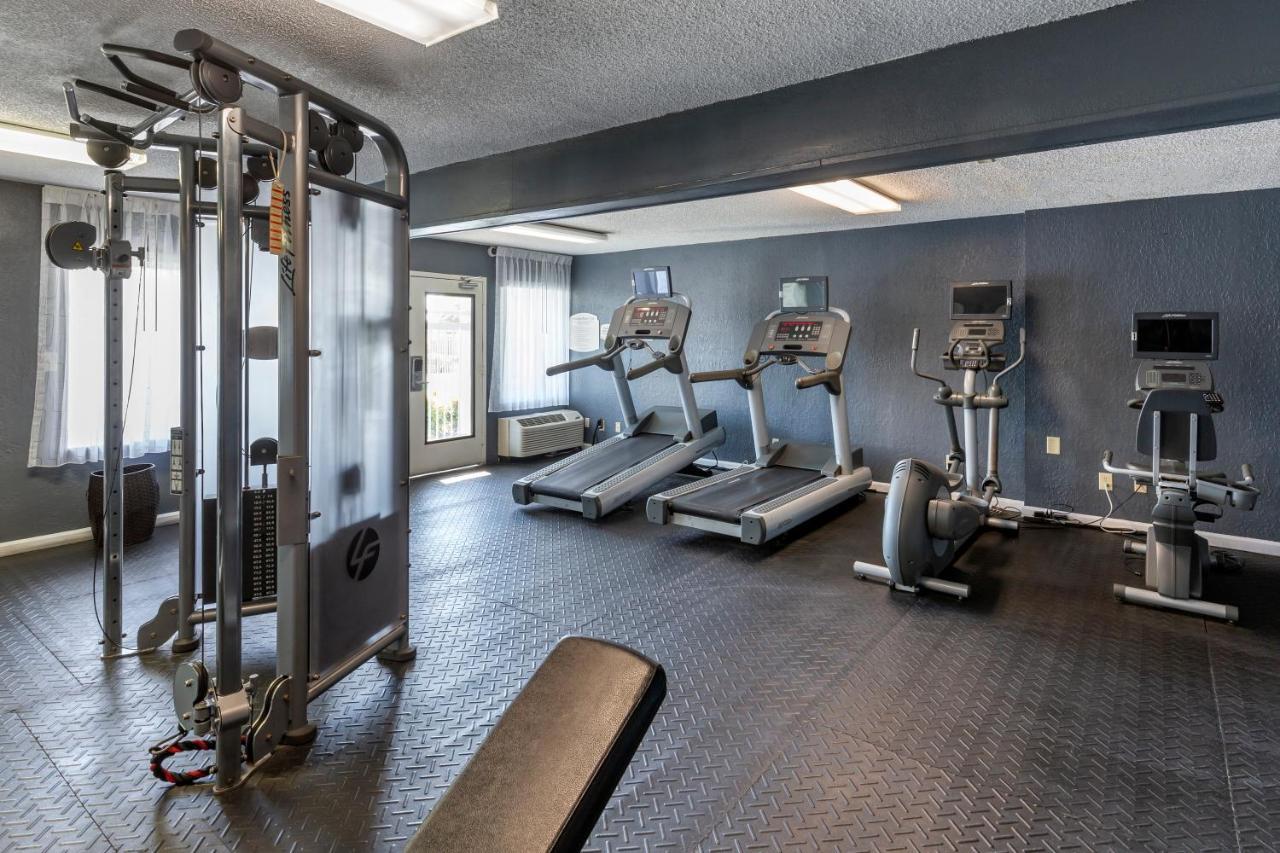 Quality Inn Fayetteville Near Fort Bragg Εξωτερικό φωτογραφία
