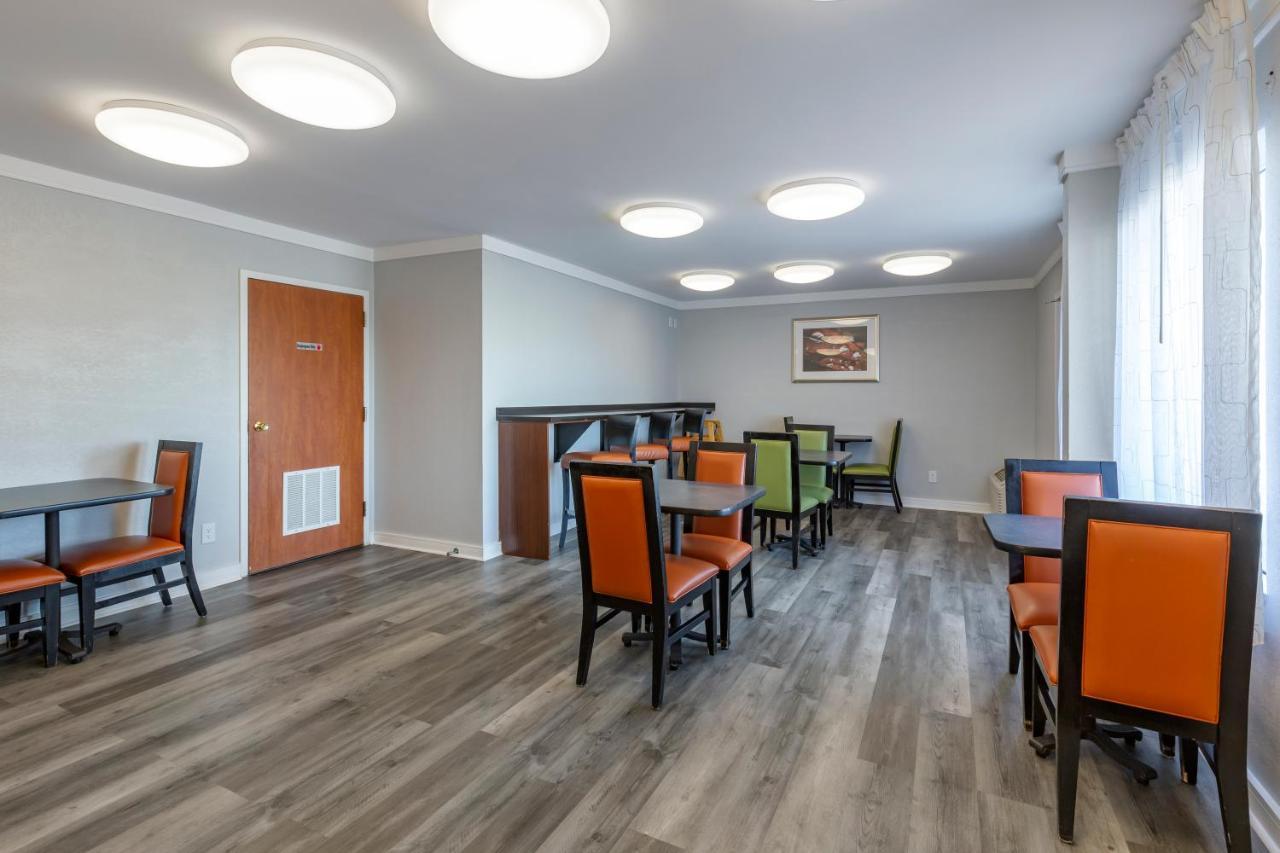 Quality Inn Fayetteville Near Fort Bragg Εξωτερικό φωτογραφία