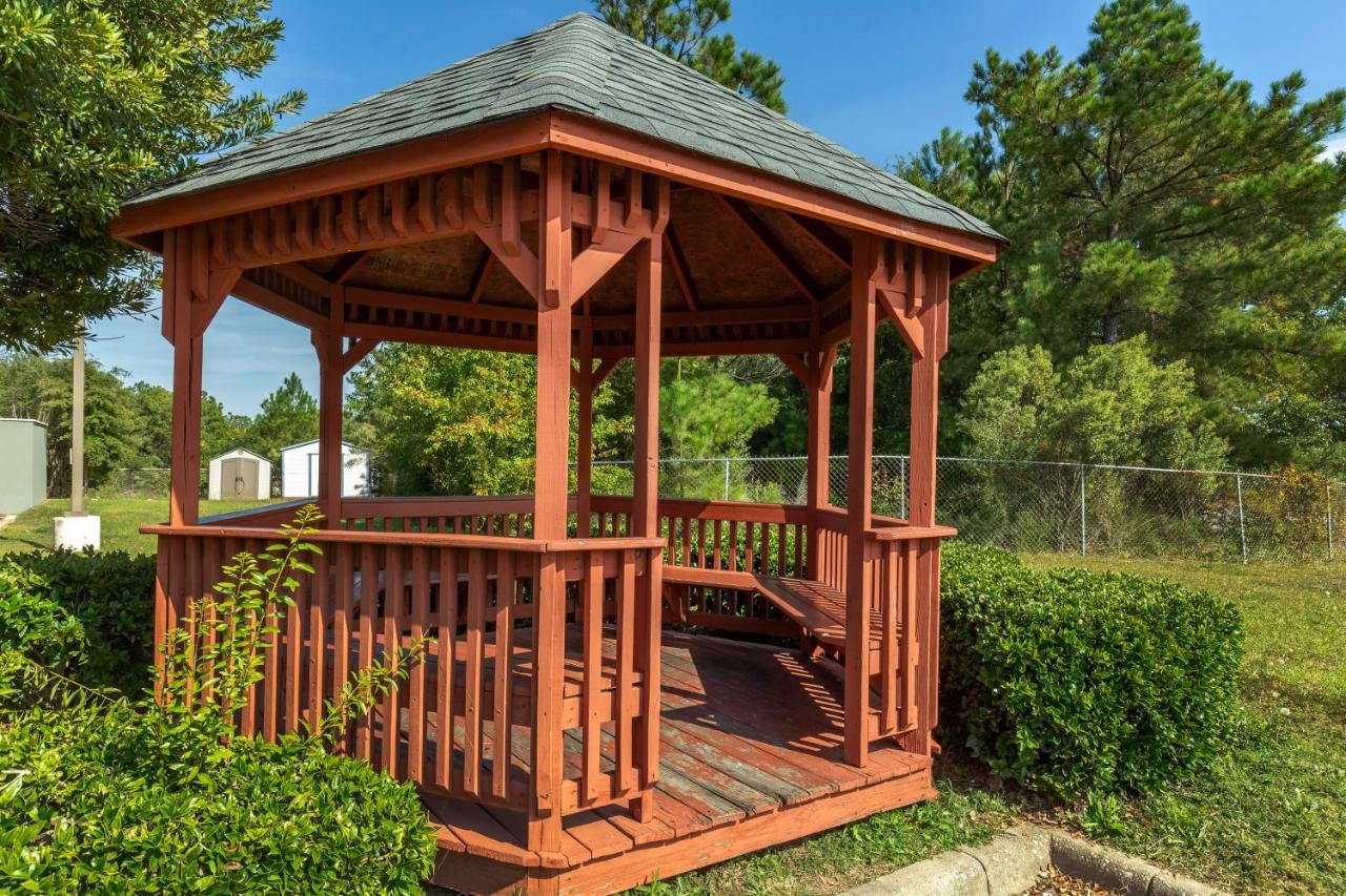 Quality Inn Fayetteville Near Fort Bragg Εξωτερικό φωτογραφία