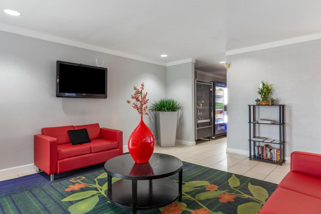 Quality Inn Fayetteville Near Fort Bragg Εξωτερικό φωτογραφία