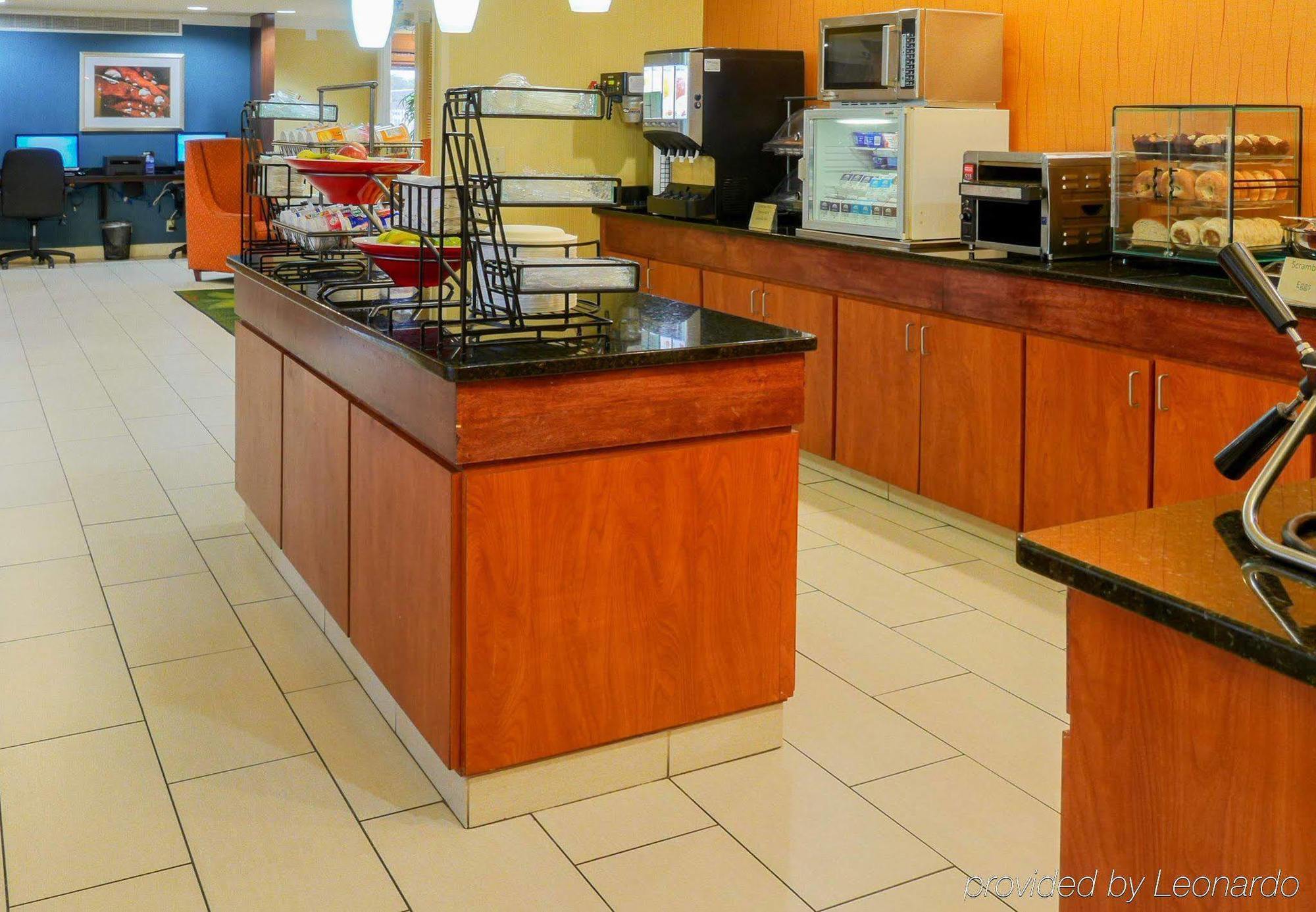 Quality Inn Fayetteville Near Fort Bragg Εξωτερικό φωτογραφία
