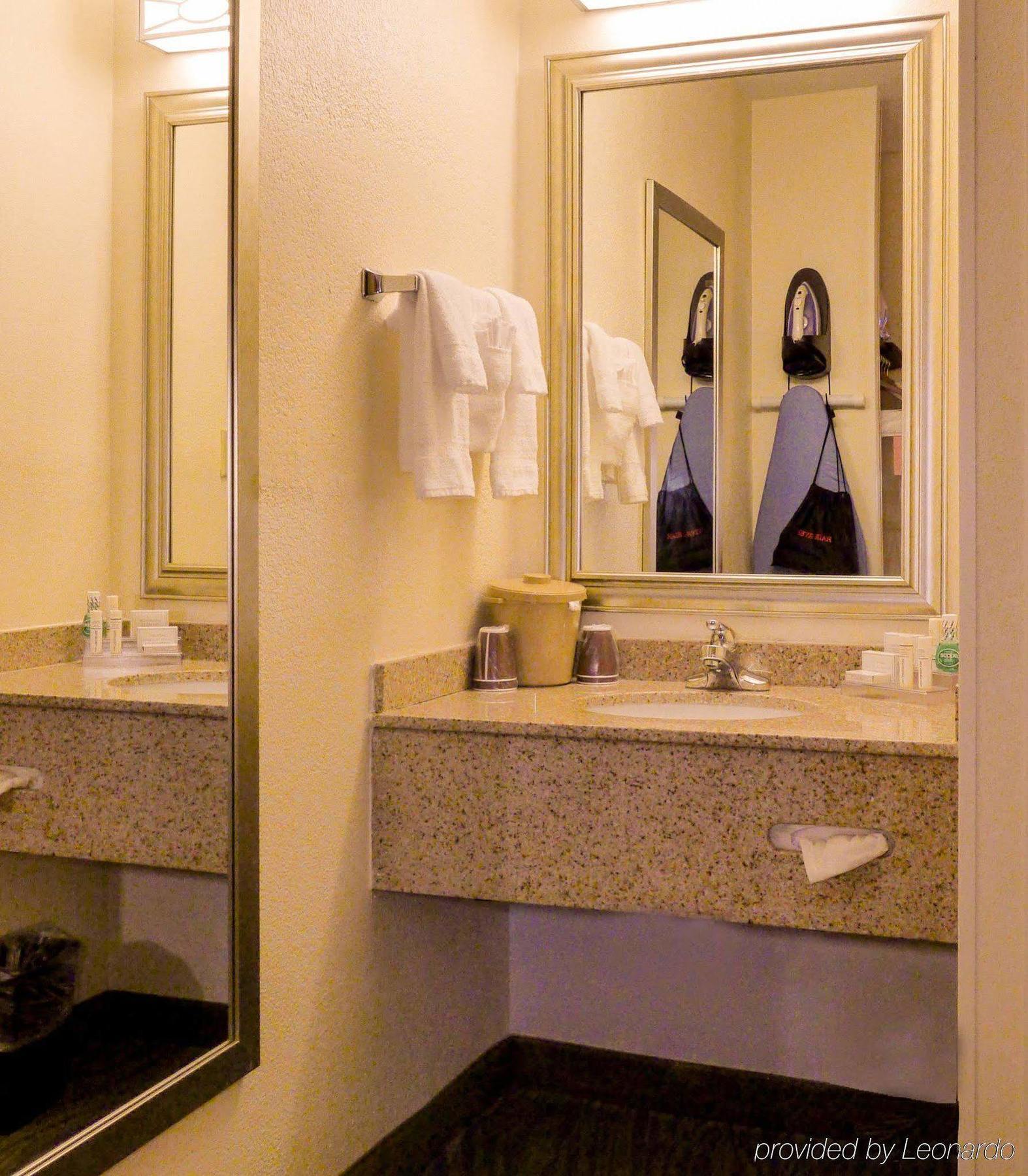 Quality Inn Fayetteville Near Fort Bragg Εξωτερικό φωτογραφία