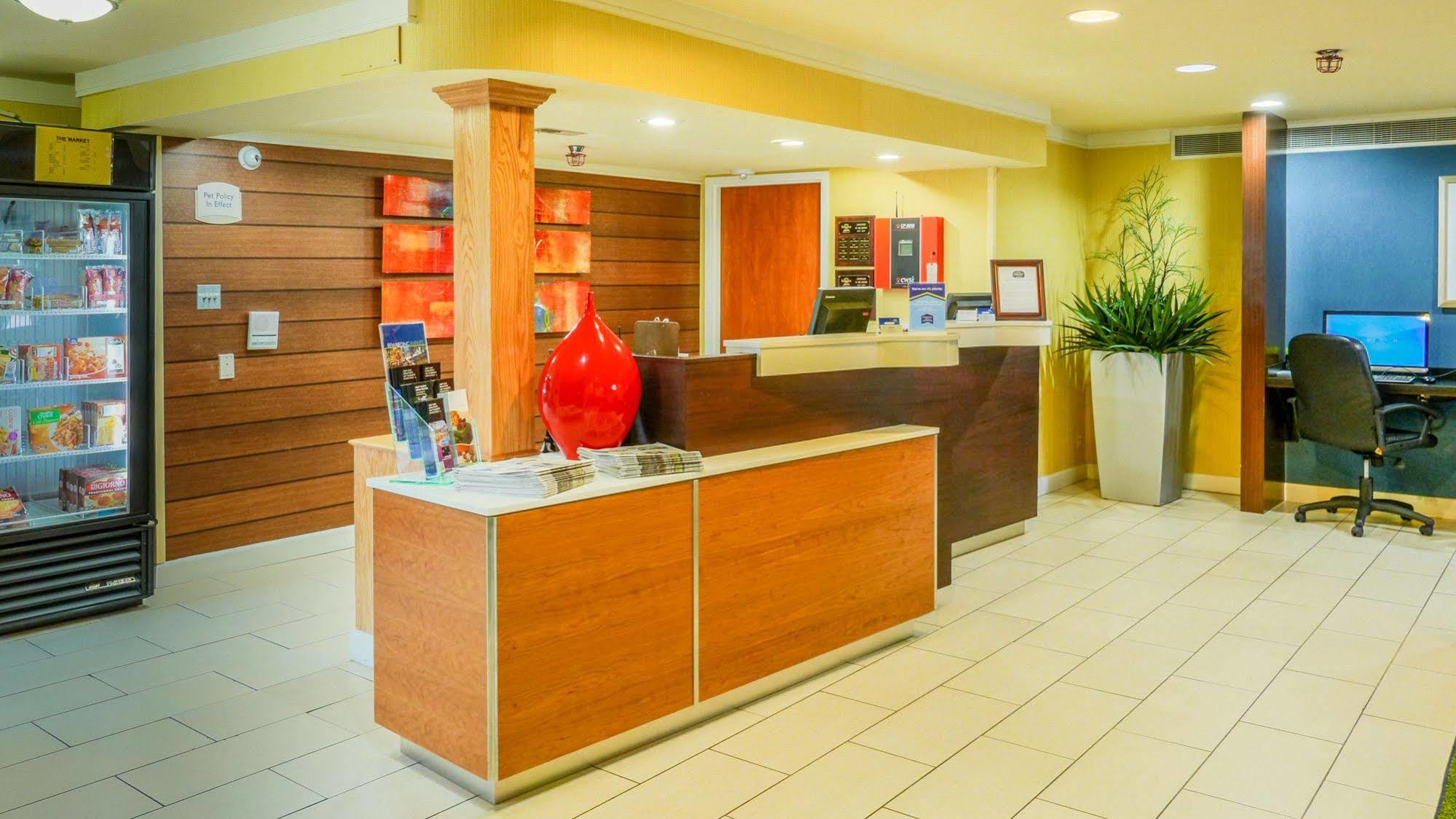 Quality Inn Fayetteville Near Fort Bragg Εξωτερικό φωτογραφία