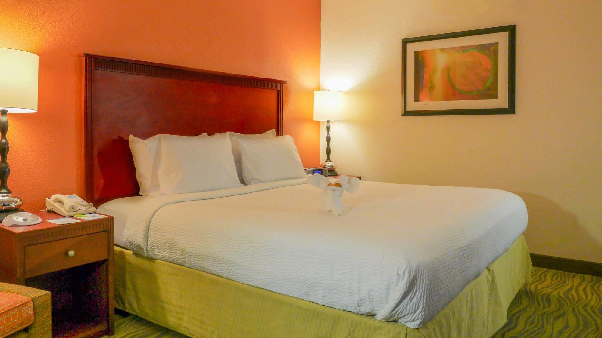 Quality Inn Fayetteville Near Fort Bragg Εξωτερικό φωτογραφία