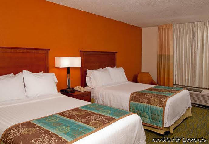 Quality Inn Fayetteville Near Fort Bragg Εξωτερικό φωτογραφία