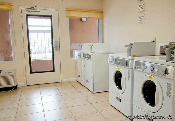 Quality Inn Fayetteville Near Fort Bragg Εξωτερικό φωτογραφία